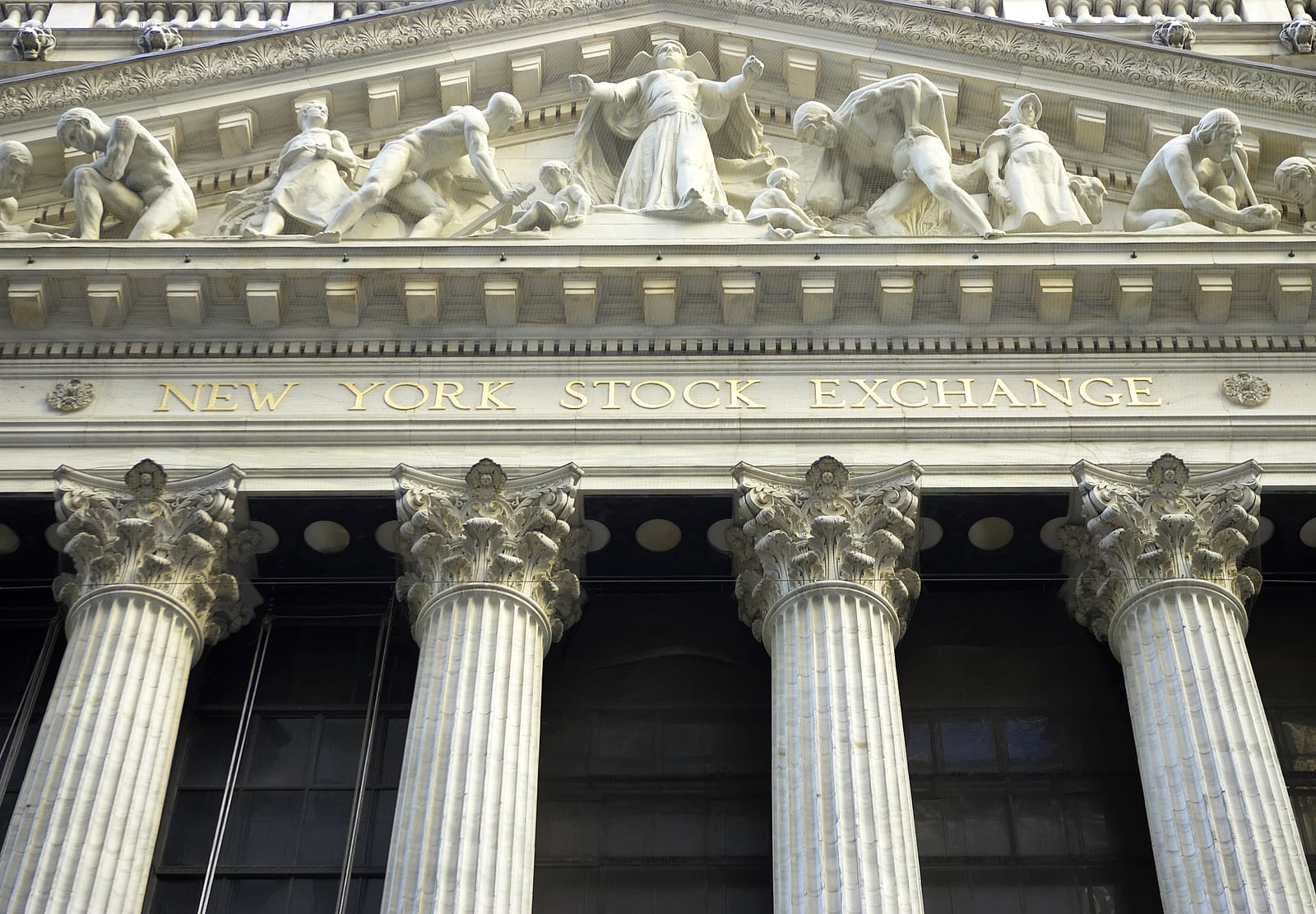 Wall Street Rallies Toward Record Highs - Oct. 23, 2025