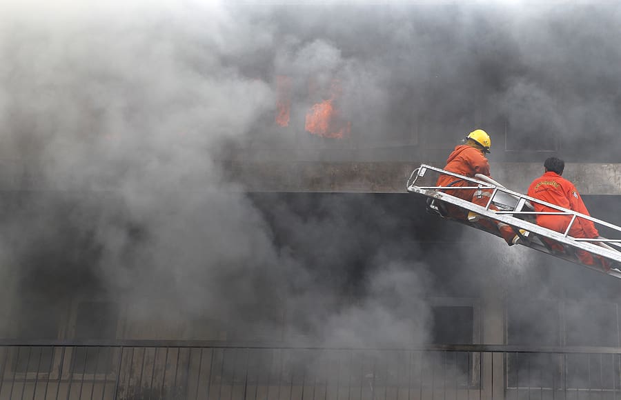 Massive Warehouse Fire Erupts in Downtown St. Louis 2 Massive Warehouse Fire Erupts in Downtown St. Louis