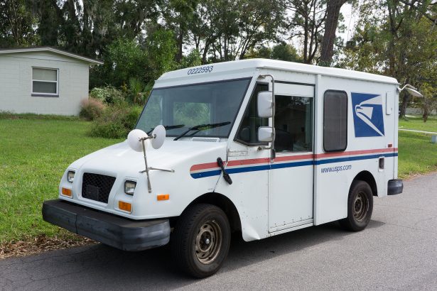 Congress Investigates St. Louis Postal Service Failures